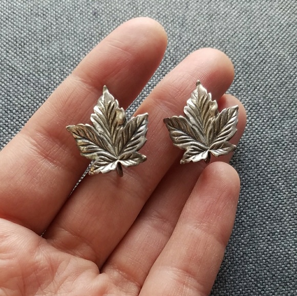 Vintage Jewelry - *RARE* Vintage Beau Sterling Screwback Earrings